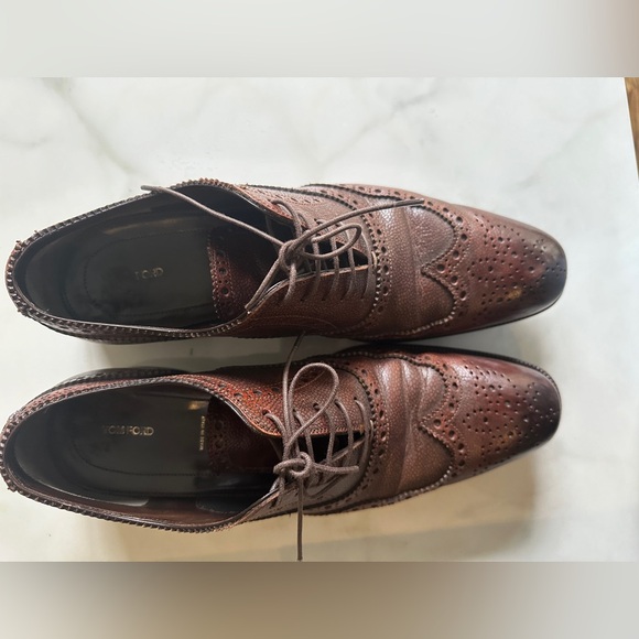 Gently worn Size 10 Tom Ford brown men’s dress shoes. - Picture 6 of 8